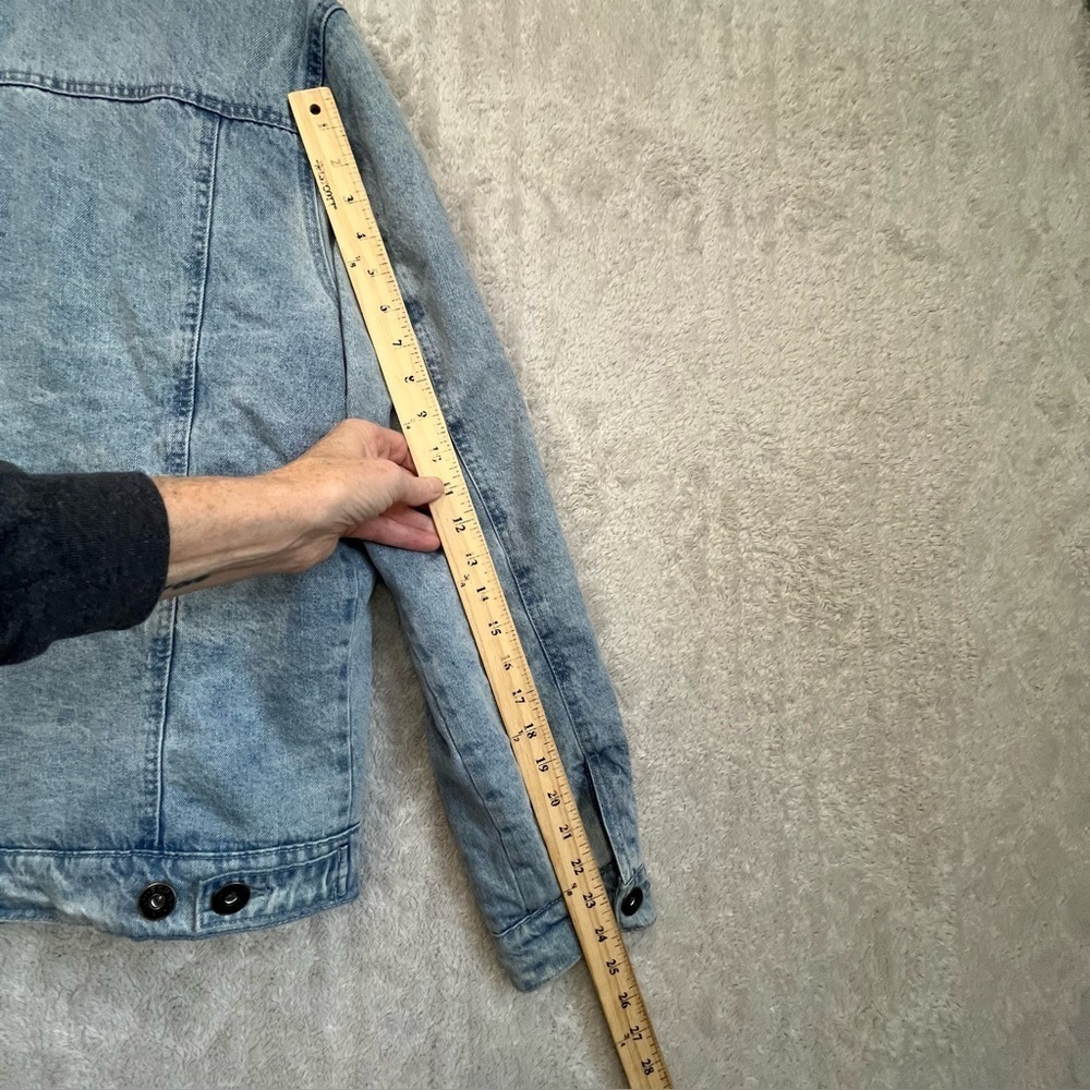 Guess Fleece Lined Denim Trucker Jacket Sz M Jeans Boho Light Wash Unisex - Picture 14 of 16
